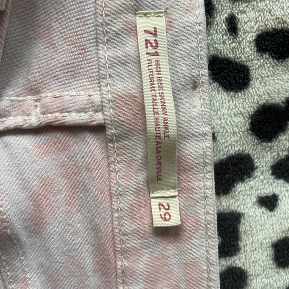 Sweet soft pink tye dye Levi’s Jeans - Picture 5 of 5